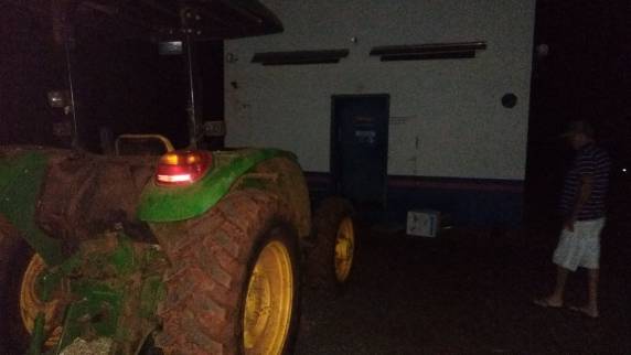 Ladrões furtam agrotóxicos de cooperativa no interior de Cândido
Godoi - foto 5