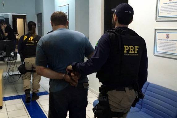 PRF realiza duas apreensões de cigarros contrabandeados durante a madrugada em Coronel Freitas - foto 3