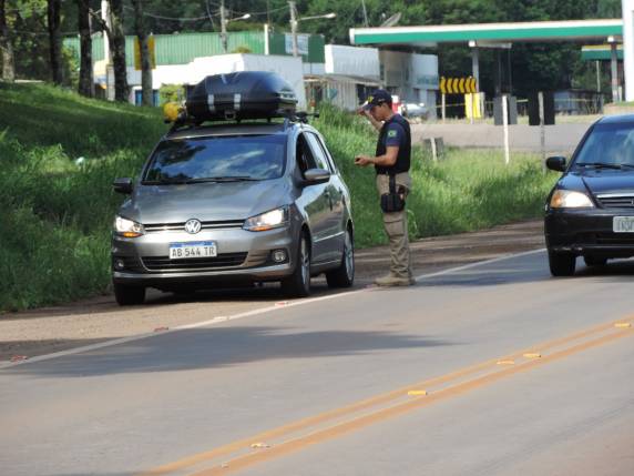 PRF intensifica a fiscalização de ultrapassagem
em local proibido na BR 285 - foto 2