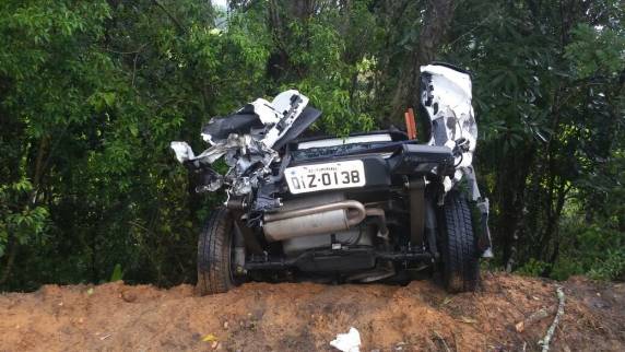 Caminhão cai sobre carro da Argentina e mata três pessoas em Santa Catarina - foto 5