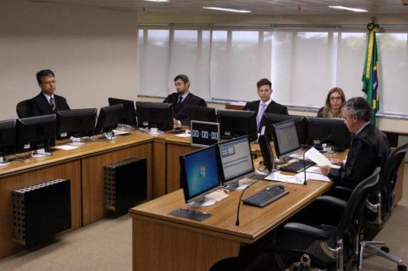 Ex-

presidente também foi condenado a pagar multa de R$ 1,33 milhão