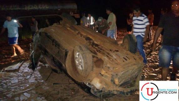 Grave
acidente na ERS 155 em Santo Augusto deixa um ferido - foto 3