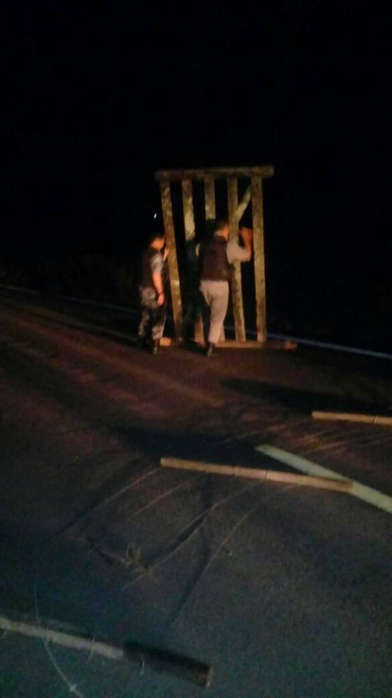 Três agências bancárias são atacadas no município de Mata, no centro do Estado - foto 5