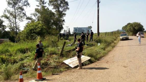 Quadrilha é presa
após fuga, troca de tiros e capotamento na BR-386, em Lajeado - foto 5
