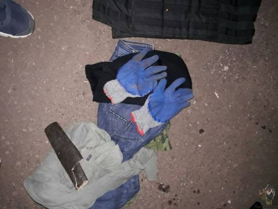 Suspeitos abandonam veículo após perseguição de policiais da PRF de Sarandi - foto 4