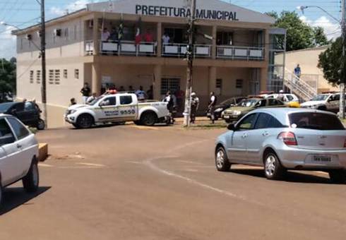 Suspeitos são seguidos pela Brigada Militar de Três de Maio e presos no município
de Braga - foto 2