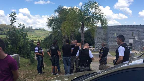 Polícia mantém buscas na região de 

Monte Belo do Sul, para onde quadrilha fugiu