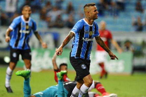 Equipe de Renato Portaluppi chega aos quatro pontos na competição