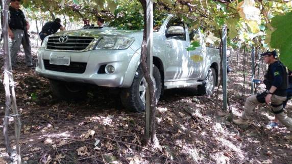 Polícia apreende meia tonelada de droga em caminhonete com placas clonadas em Vacaria - foto 2