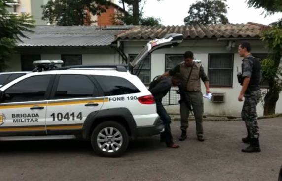 Homem foi preso no município de Santa Tereza, a cerca 

de 10 km do local do ataque. Na terça-feira (6), grupo de criminosos atacou carro-forte com explosivos e fez uma mulher refém