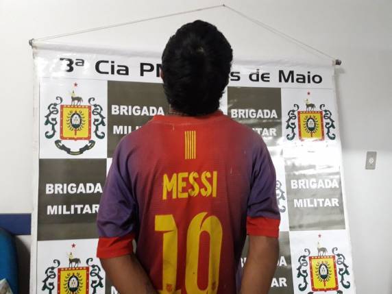 Indivíduo é preso e menor apreendido pela BM após furtarem na Assistência Social, em Três de Maio - foto 4