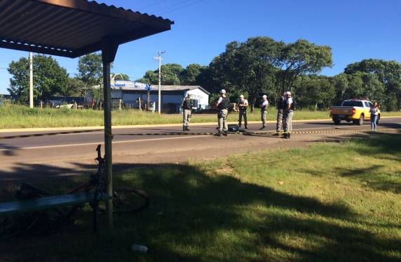 Acidente aconteceu na 

manhã desta terça-feira (13). Motorista suspeito foi levado para delegacia com sinais de embriaguez