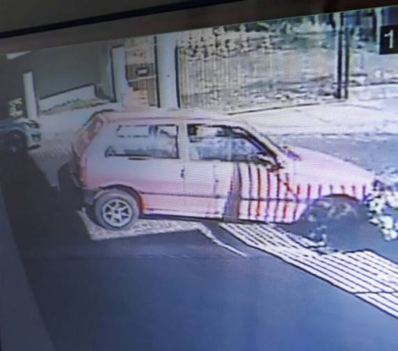 Dois homens invadiram o estabelecimento localizado na Rua Coronel Falchemback, nas 

proximidades da agência do Banrisul
