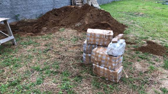Mais de 2 toneladas de maconha são apreendidas em Garopaba; parte da droga estava enterrada - foto 3