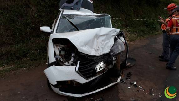 Grave acidente de trânsito deixa uma pessoa morta e cinco feridas em Camargo - foto 2