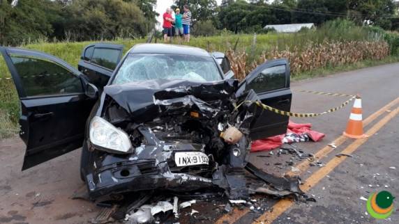 Grave acidente de trânsito deixa uma pessoa morta e cinco feridas em Camargo - foto 3