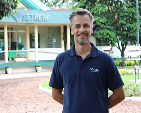 Profissional atua na SETREM há 18 anos e anteriormente ocupava o cargo de Pesquisador Institucional