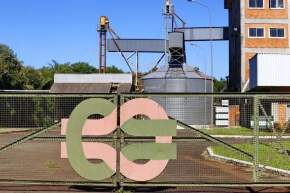 Cooperativa acumula dívidas de pelo menos R$ 1,8 bilhão e está em liquidação judicial