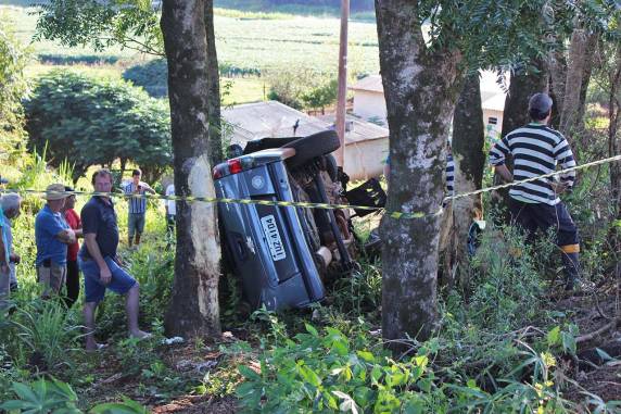 Dois jovens sofrem grave acidente de trânsito na RS-514 - foto 3