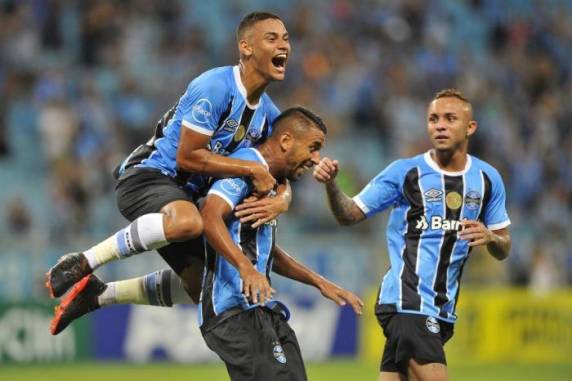 Vitória por 3 a 0 veio com gols de Thonny Anderson, Michel e Jael