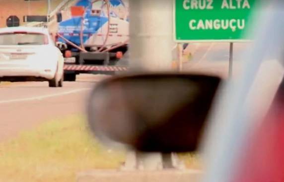 Criminosos usam miguelitos para furar pneus e assaltar motoristas na BR-392 - foto 2