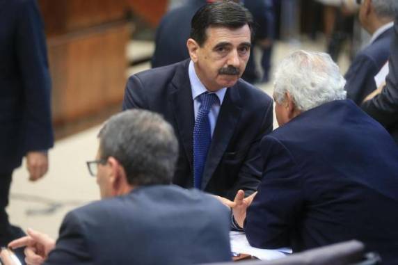 Após duas semanas de sessões esvaziadas, deputados também aprovaram divisão do Instituto de Previdência do Estado em duas autarquias