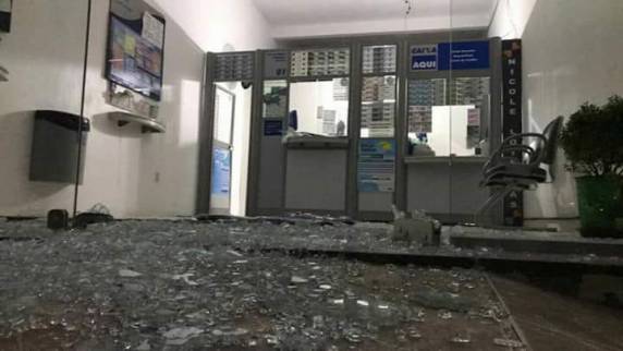 Criminosos arrombam agências bancárias, lotérica e lojas durante a madrugada em Mata - foto 4