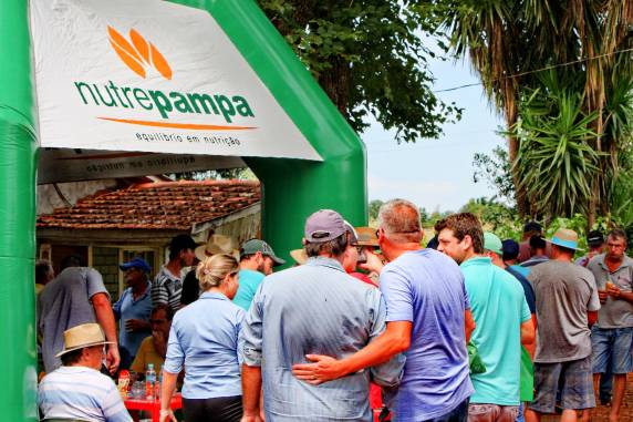 Vertente Agronegócios realiza dia de campo
com grande participação de produtores - foto 3