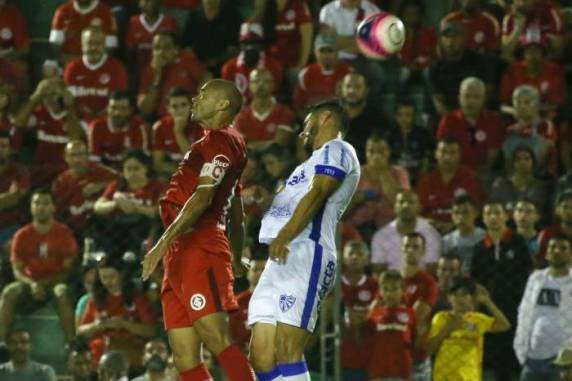 Odair Hellmann poupou os titulares colorados visando o Gre-Nal 

do próximo domingo (11)
