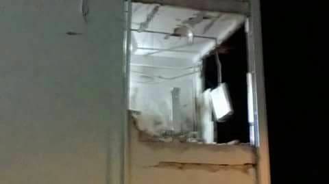 Assaltantes explodem agência bancária em Amaral Ferrador - foto 3