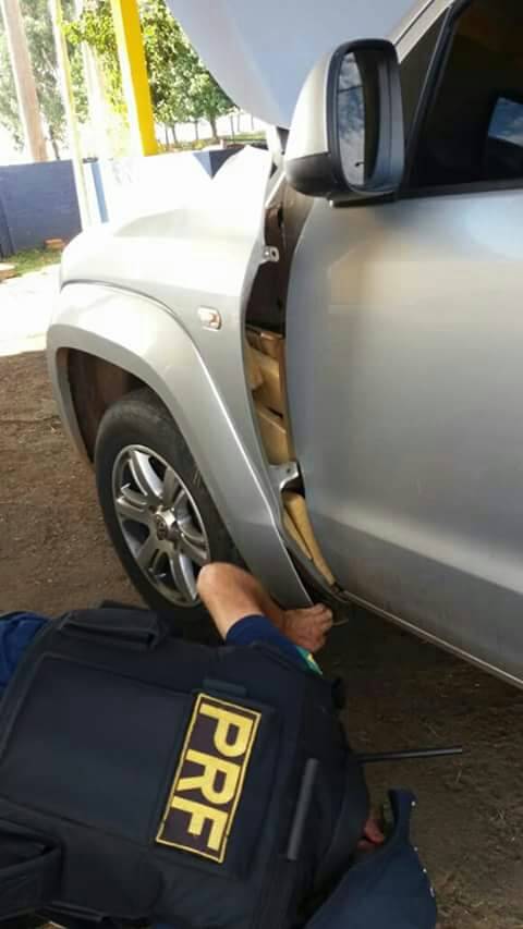 PRF prende dupla transportando mais de 200 tijolos de maconha em veículo clonado - foto 3