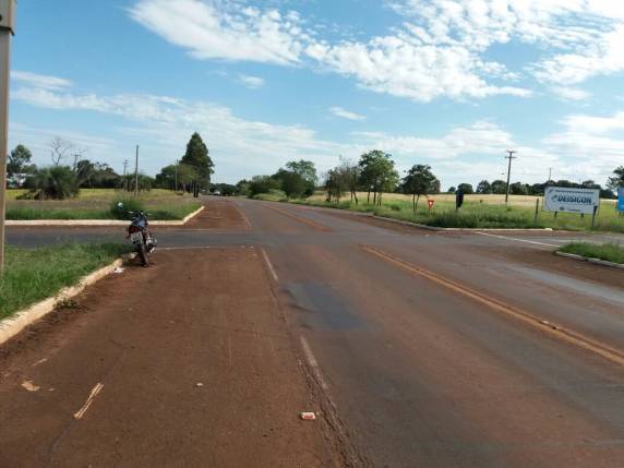 Duas pessoas ficam levemente feridas em colisão entre automóvel e motocicleta, em
Santa Rosa - foto 3