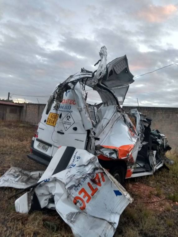 Motorista morre ao colidir contra árvores na Estrada Do Mar, no Litoral Norte - foto 2