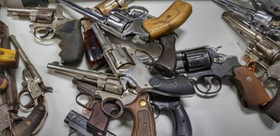 Polícia Civil apreende arsenal com mais de cem armas em Alvorada - foto 3