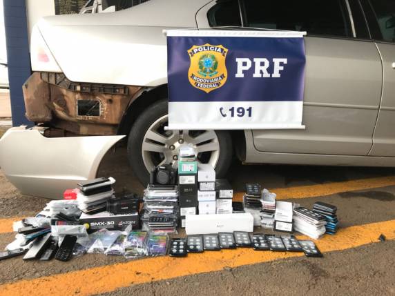 PRF apreende automóvel com mais de 100 mil reais em eletrônicos do Paraguai - foto 3
