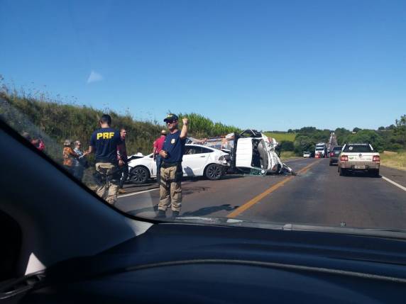 Grave acidente envolve cinco veículos na BR 285 em Panambi - foto 3