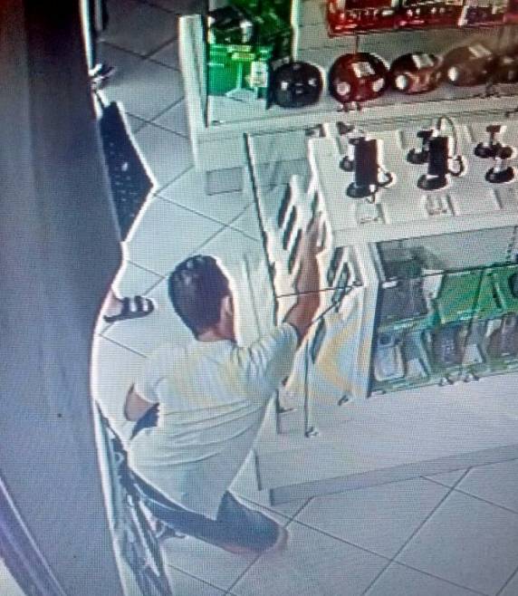 Três pessoas com celulares recém-furtados são presas na BR 101 em Biguaçu - foto 6