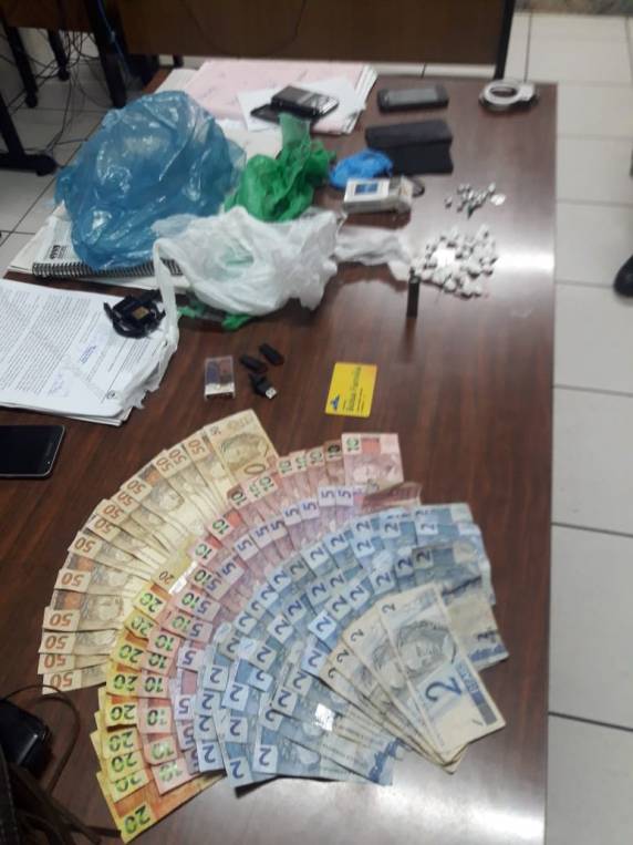 Operação da PC com apoio da BM
resulta na prisão de um casal em Três de Maio - foto 3