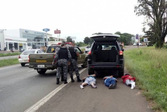 Quadrilha é pega com veículos clonados na BR-386 - foto 3