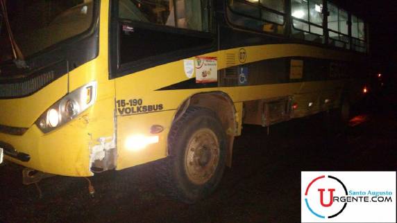 Colisão entre carro e ônibus na ERS 155 em Santo Augusto - foto 2