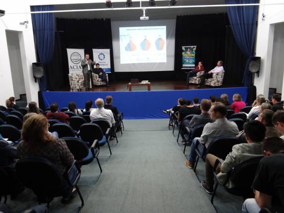 Painel da FAHOR traça o cenário da economia
para tomada de decisões - foto 3