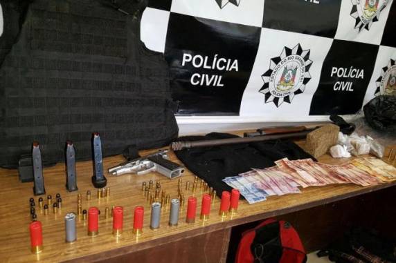 Crime aconteceu na 

madrugada desta sexta-feira; bandidos invadiram a residência da vítima e a executaram