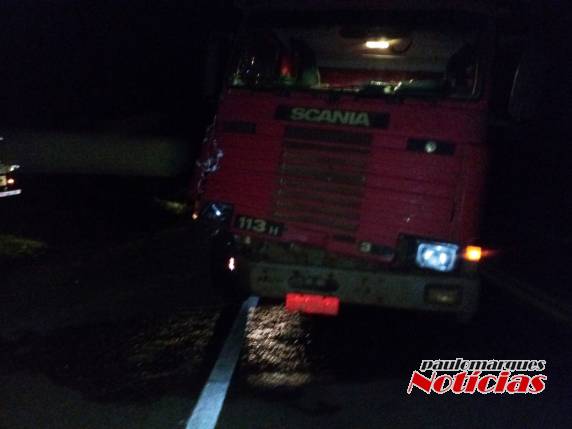 Colisão
traseira entre caminhões resulta em danos materiais na BR 472 - foto 3