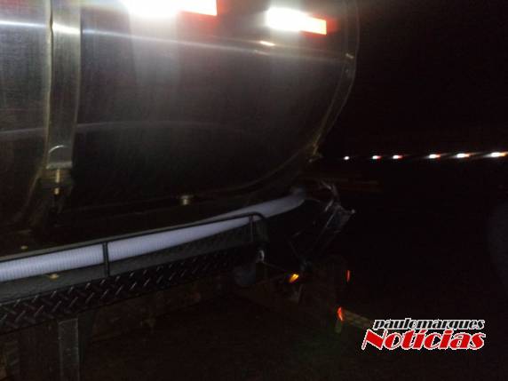 Colisão
traseira entre caminhões resulta em danos materiais na BR 472 - foto 4