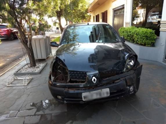 Acidente na área central de Santo Ângelo deixa uma pessoa ferida - foto 2