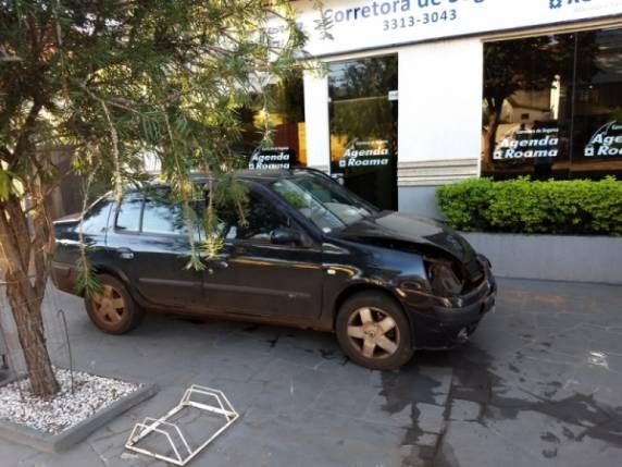 Acidente na área central de Santo Ângelo deixa uma pessoa ferida - foto 4