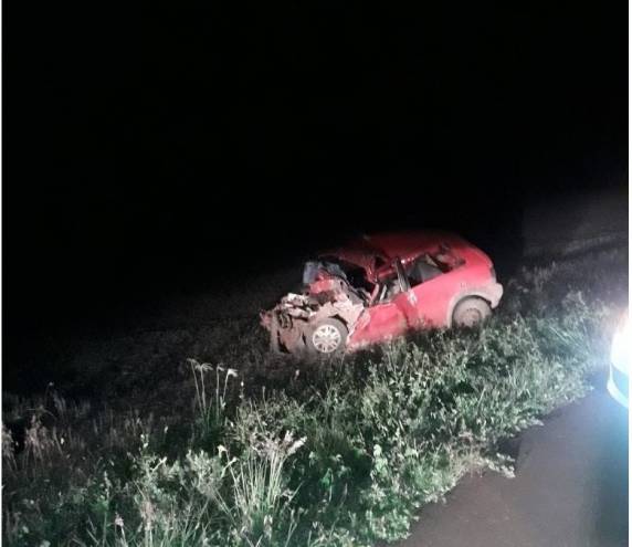 Vítimas ocupavam automóvel que colidiu com caminhão no fim da noite de domingo em Estrela Velha