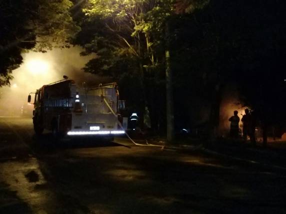 Incêndio destrói loja de móveis no centro de Horizontina - foto 4