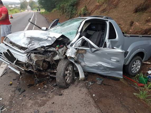 Acidente envolvendo três veículos deixa um morto e dois feridos na ERS-115 - foto 2