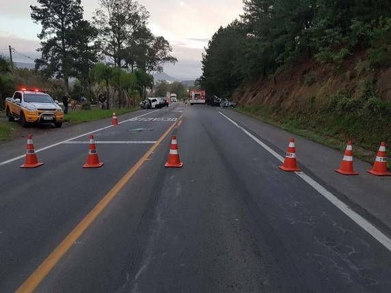 Acidente envolvendo três veículos deixa um morto e dois feridos na ERS-115 - foto 3